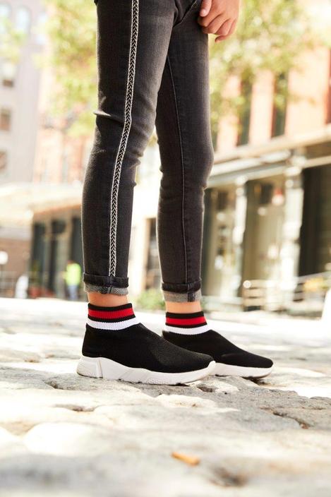 HOO Jules Stripe High Top Black