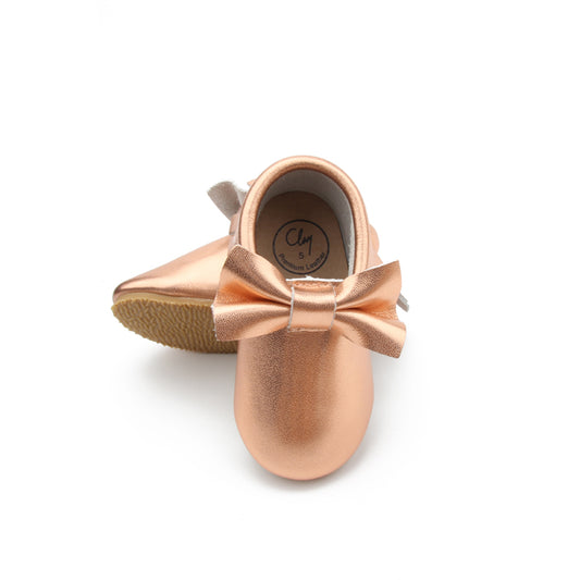 Classic bow hard bottom rose gold clay mocc