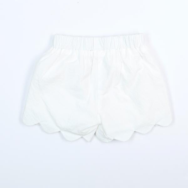 DOE WHITE SCALLOPED EDGE SHORT